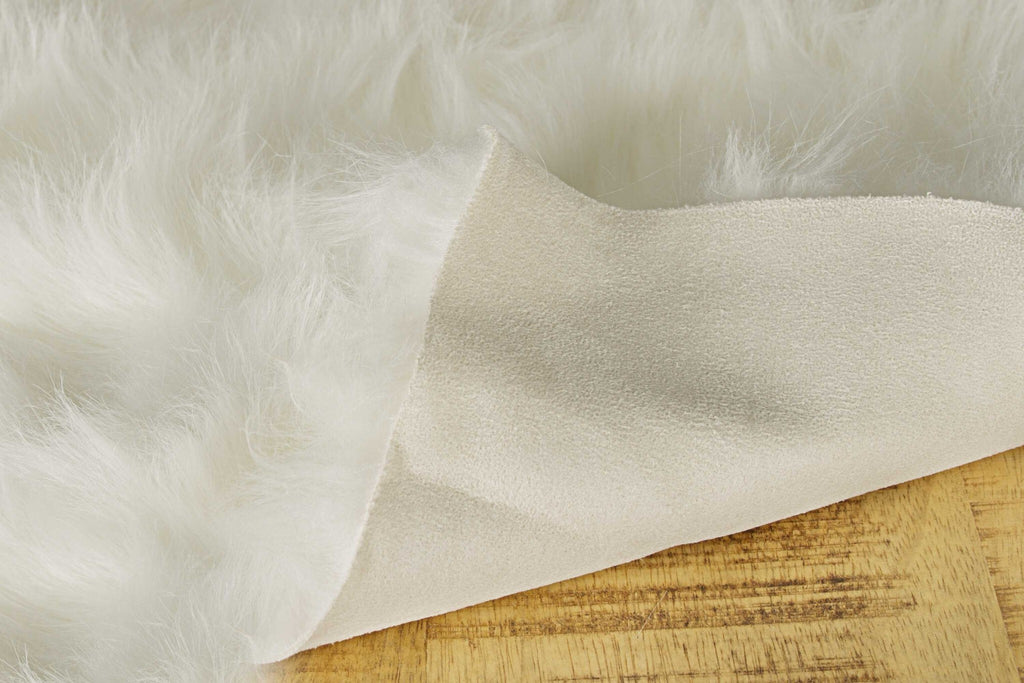2' X 3' Off White Faux Fur Washable Area Rug
